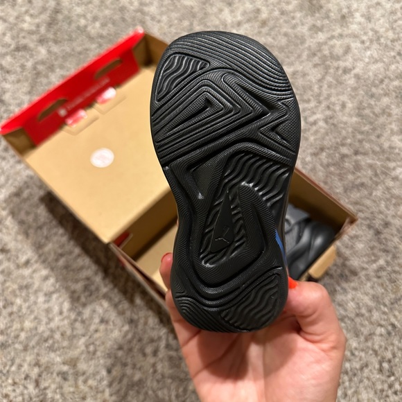 5C Puma Sneakers - Picture 4 of 7